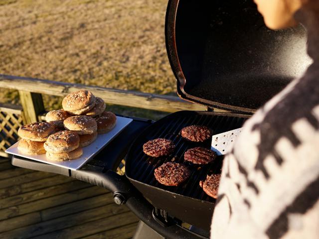 Fall Grilling and Backyard Activities: Enjoying the Outdoors in the Crisp Autumn Air